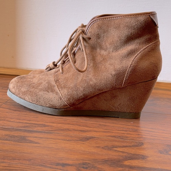 Madden girl wedged suede heels - Picture 2 of 4